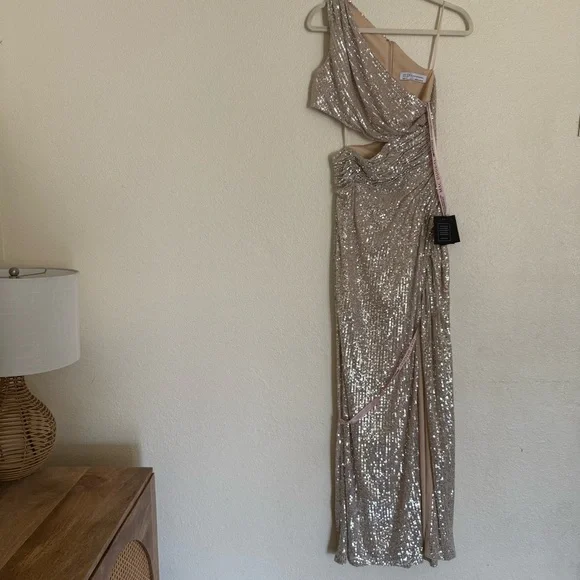 MAC DUGGAL Dress Size 4 Evening Gown Sequin NEW Cream One Shoulder Cut Out